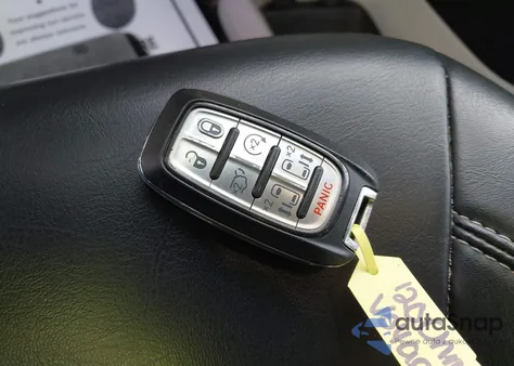 2020 Chrysler Voyager Lxi из США, поврежденный, VIN 2C4RC1DG2LR203445